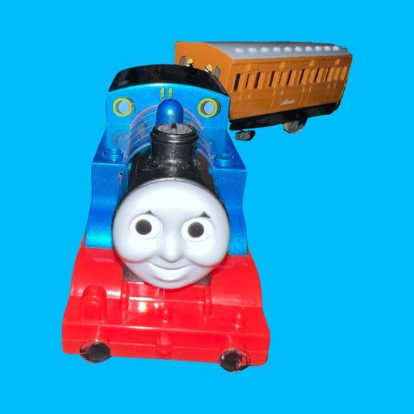 2005 Thomas & Friends Steam Along Trackmaster Thomas Engine & Annie Car - Picture 1 of 6